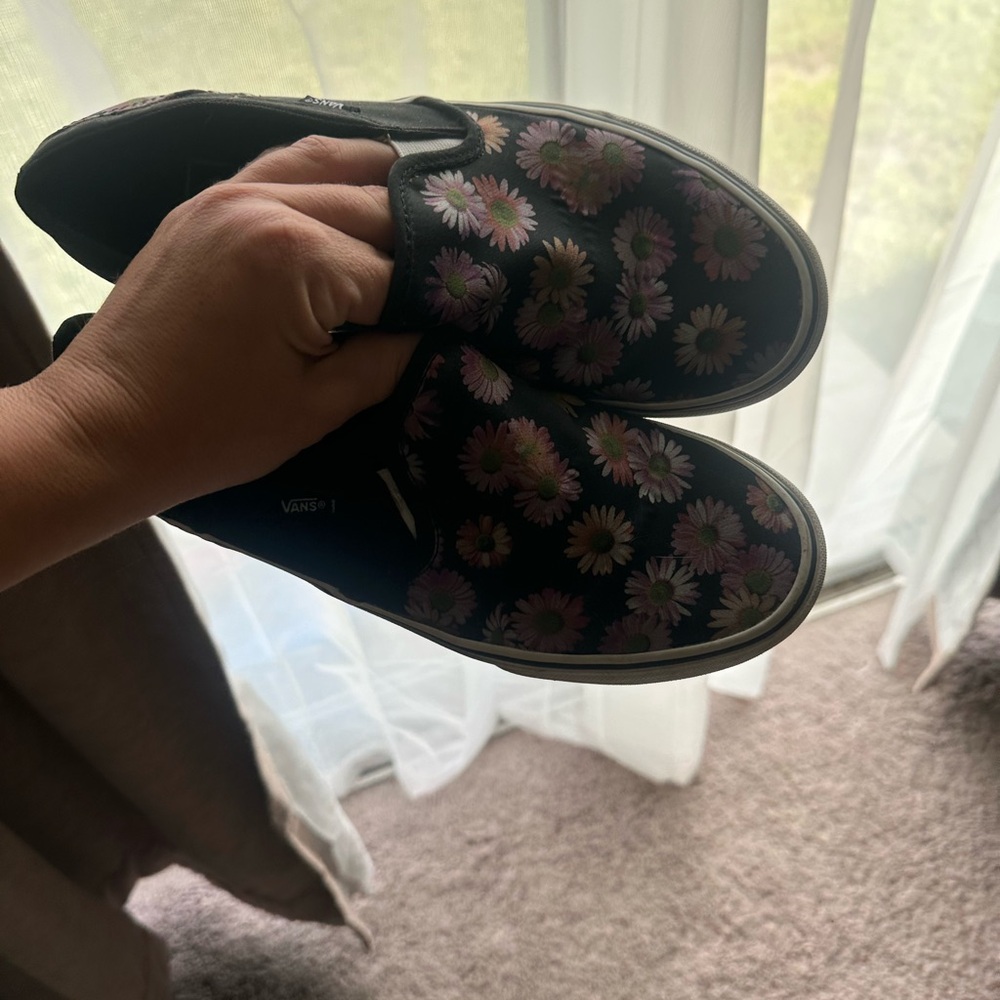 Vans Black Slip-On Shoes with Floral Design - Picture 3 of 5